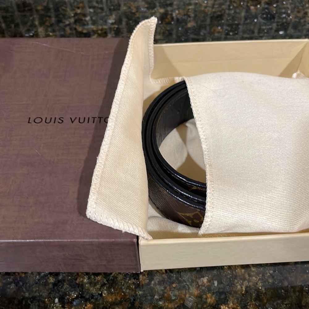 Sold  / Louis Vuitton Monogram reversible belt 80/32 - Picture 4 of 16